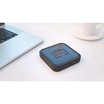 Netgear Nighthawk M3 WiFi 6, Mobile WLAN-Router (schwarz)